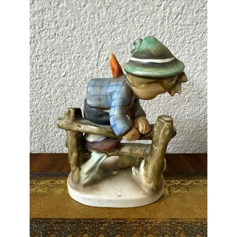 Goebel Hummel Figurine‎ 